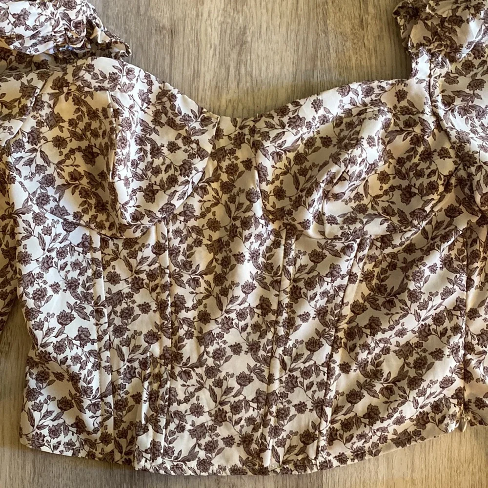 Astr Floral Square-Neck Puff Sleeve Top in Cream and Brown - Picture 2 of 5